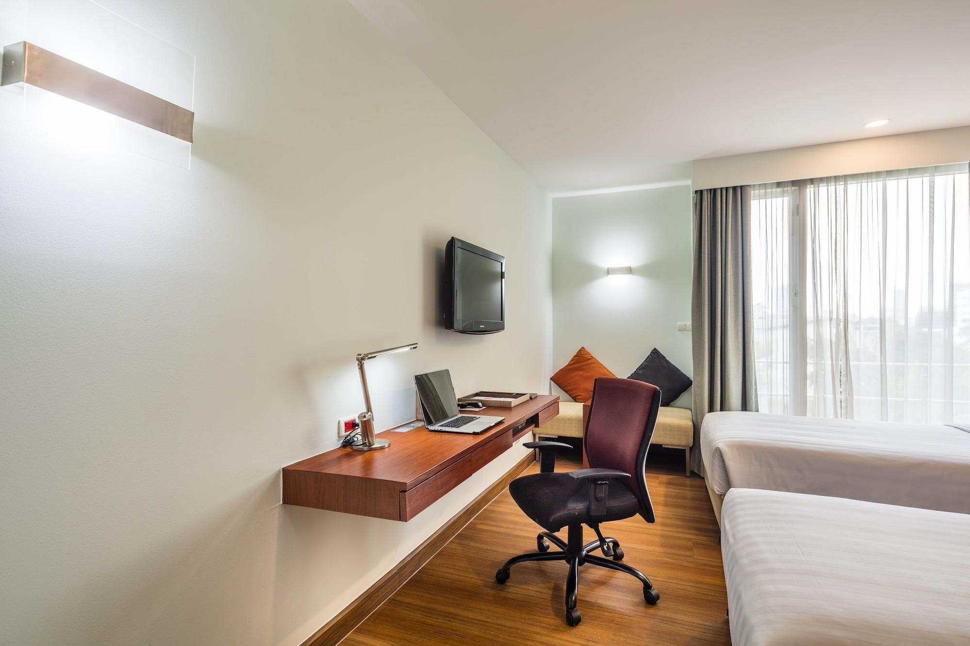 Hotel Solo, Sukhumvit 2, Bangkok - Sha Extra Plus Buitenkant foto