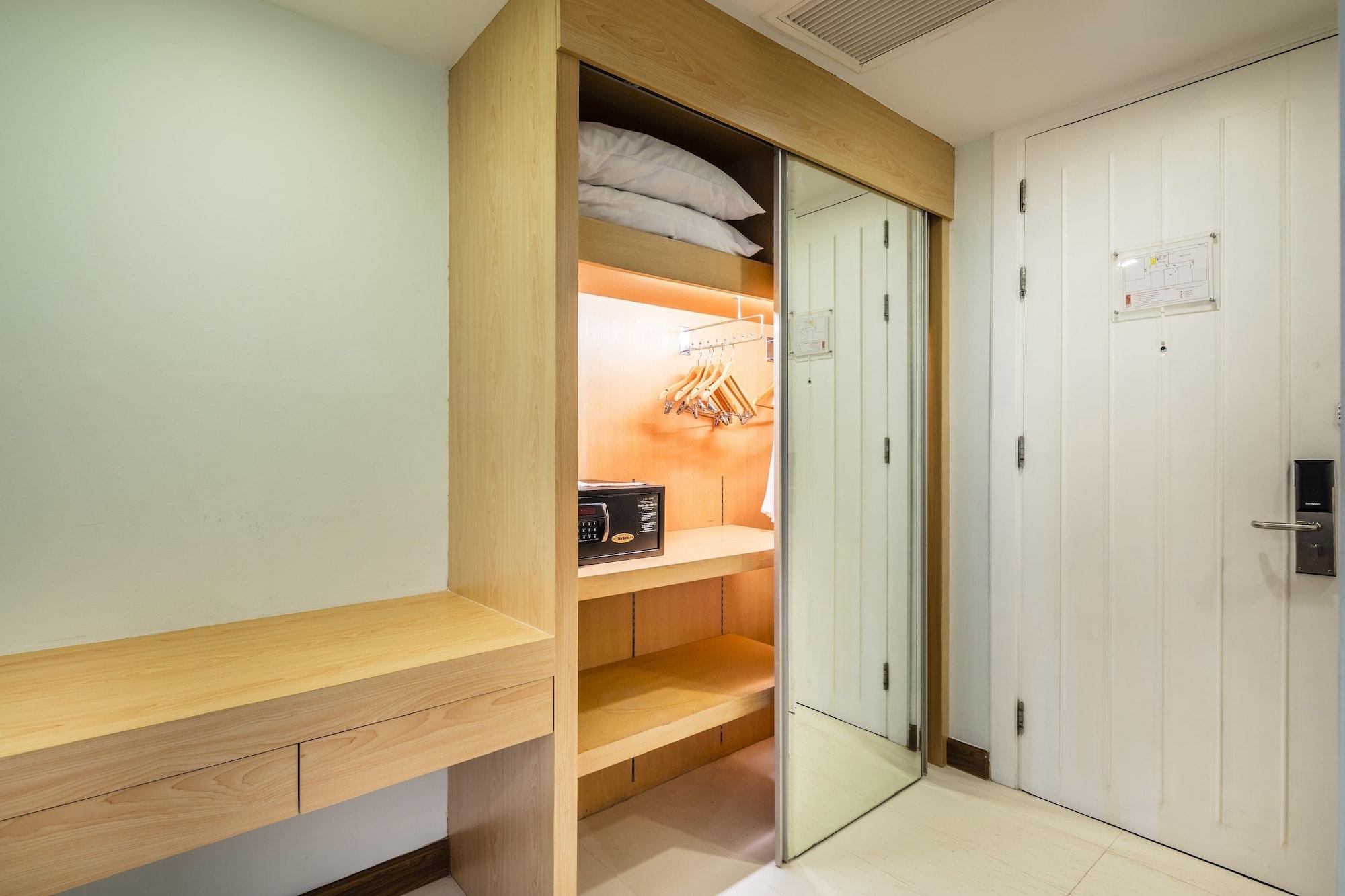 Hotel Solo, Sukhumvit 2, Bangkok - Sha Extra Plus Buitenkant foto